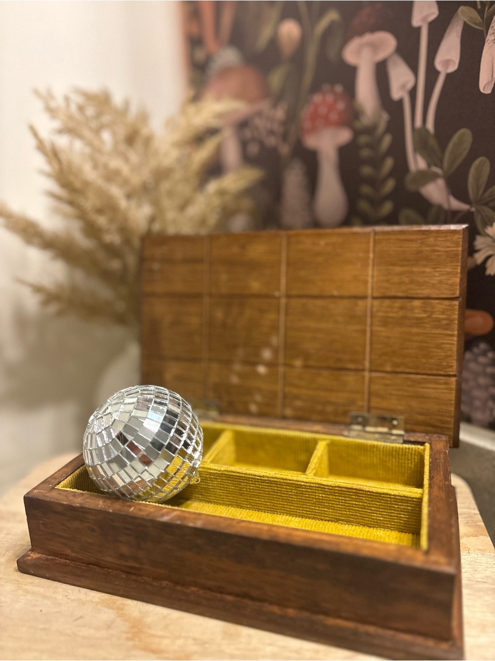 Vintage Wooden Jewelry Box 💎✨🪩💛